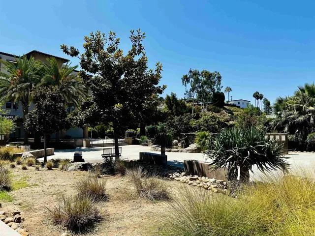 333 N Citrus Avenue