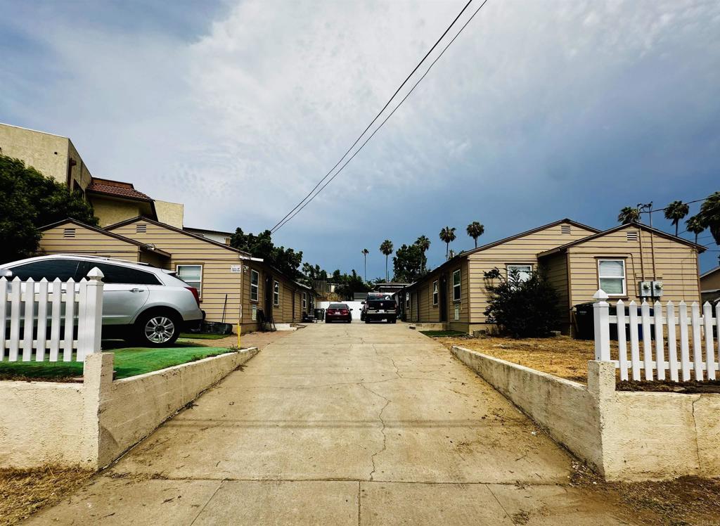 333 35 N Citrus Avenue