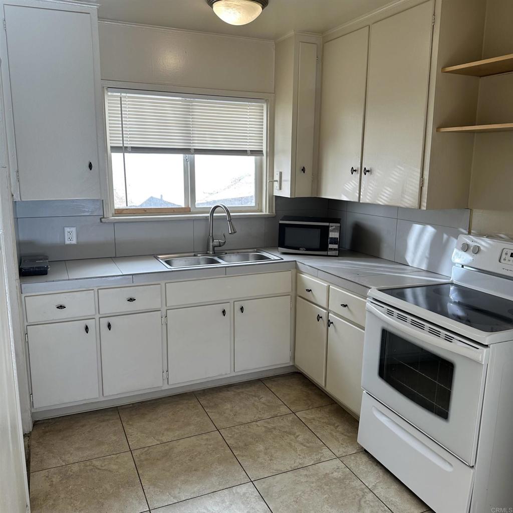 333 35 N Citrus Avenue