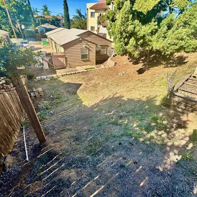 325 N Citrus Avenue