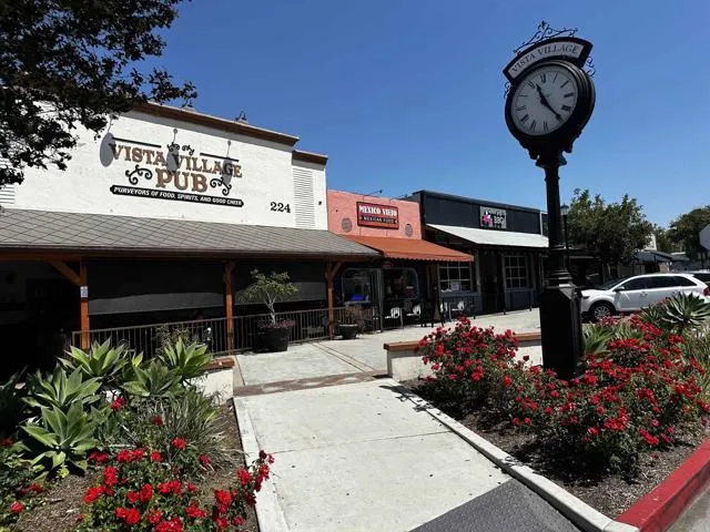 325 N Citrus Avenue