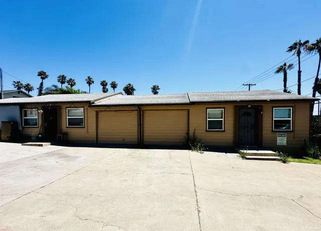 325 N Citrus Avenue