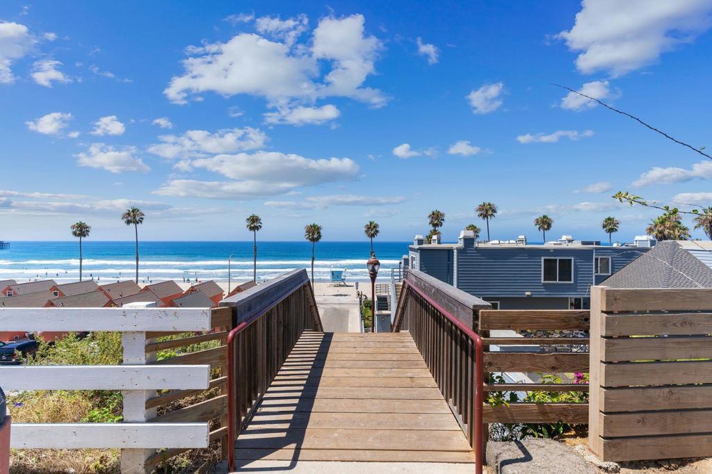 718 N Pacific Street