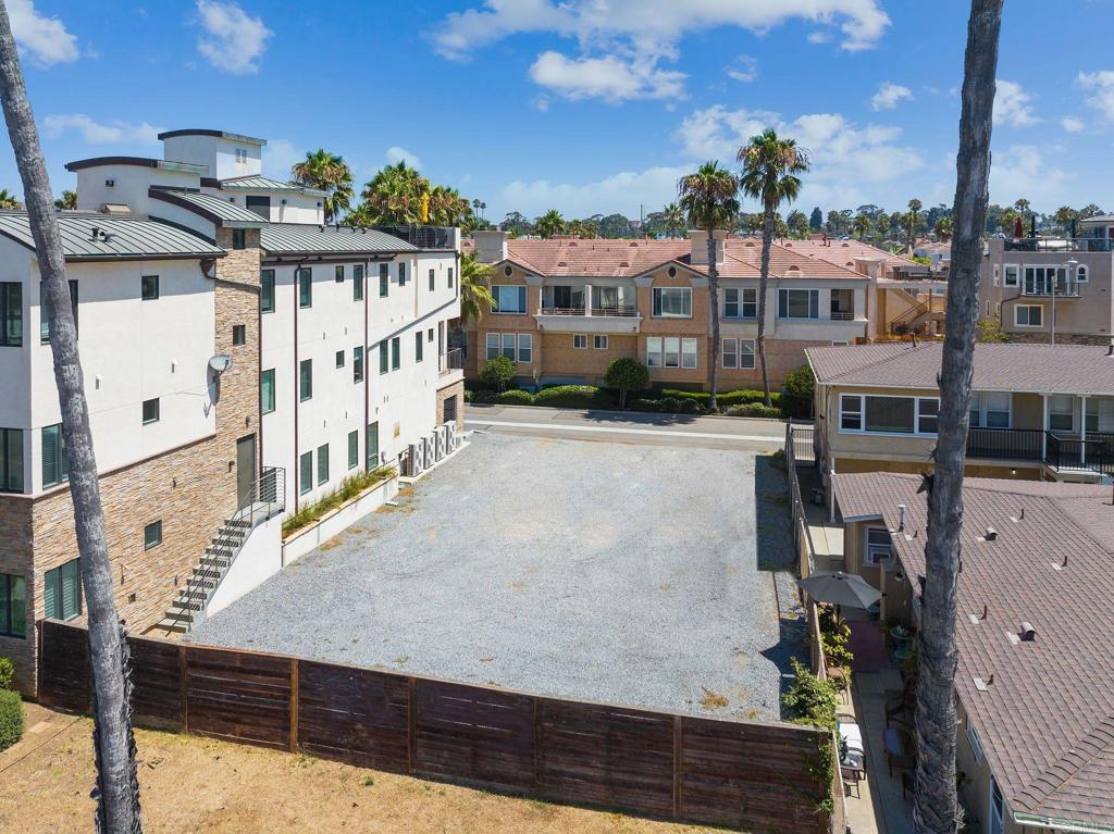 718 N Pacific Street