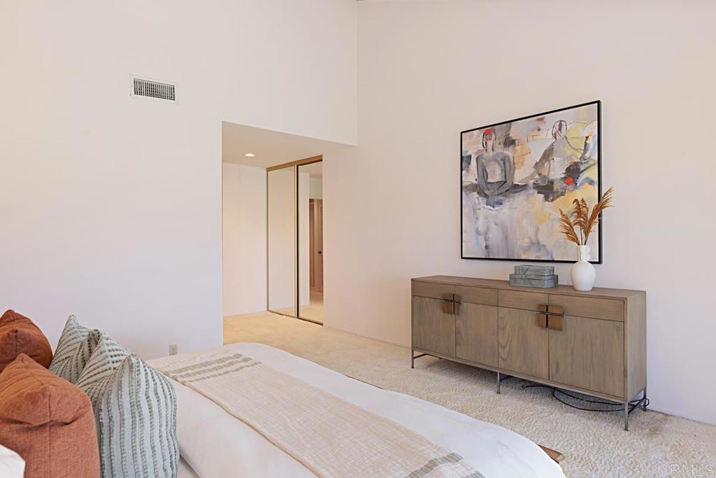 3817 Avenida Feliz