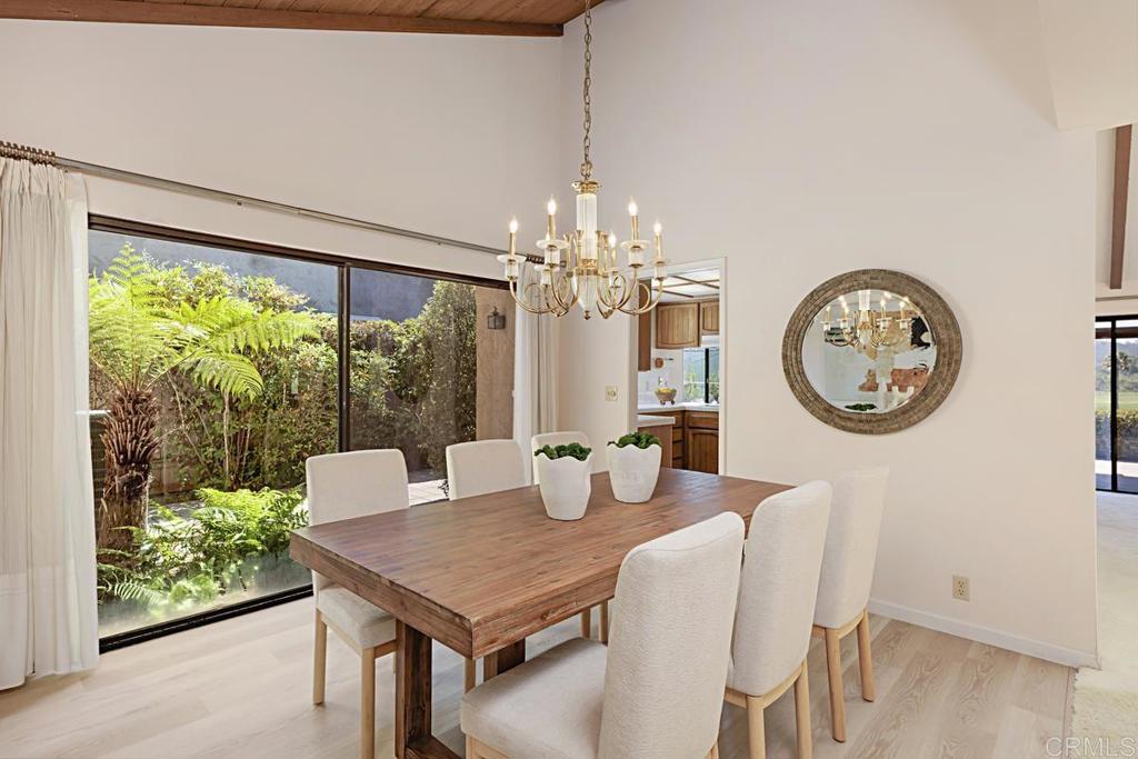 3817 Avenida Feliz