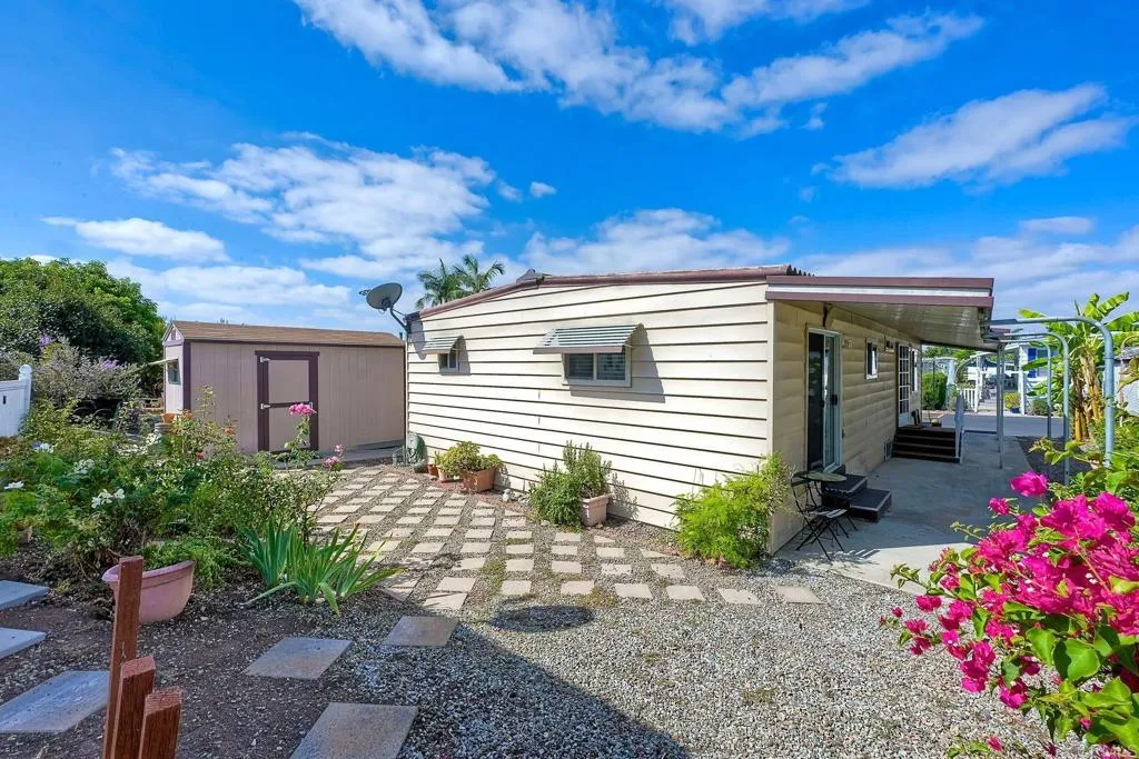 1600 E Vista Way Unit: 102