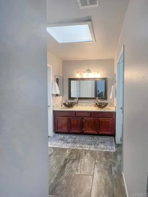 42320 Hickory Glen Ave