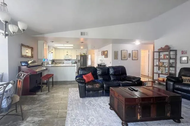 42320 Hickory Glen Ave