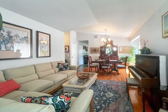 42320 Hickory Glen Ave