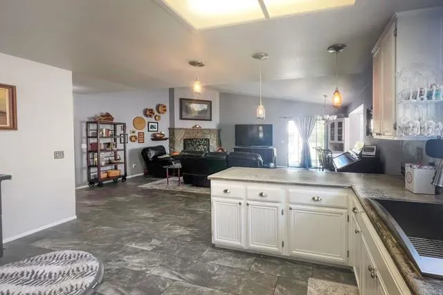42320 Hickory Glen Ave
