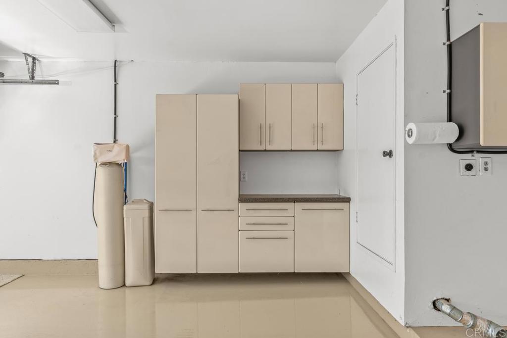 8097 Hemingway Avenue