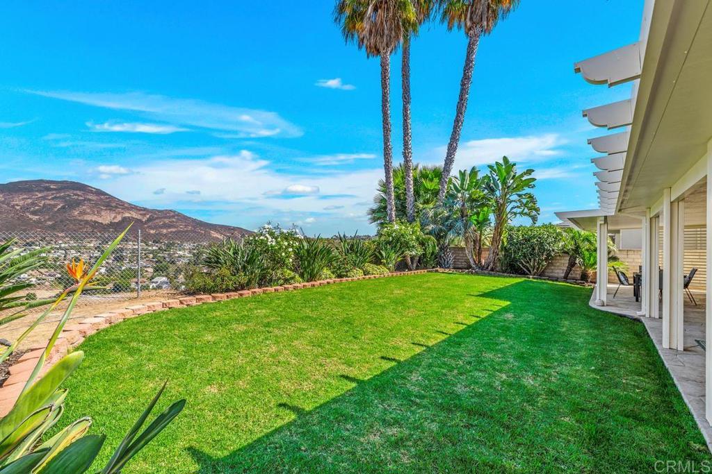 8097 Hemingway Avenue