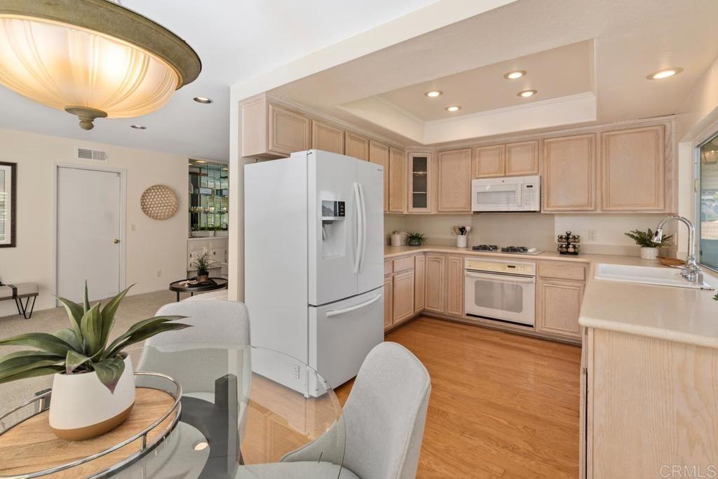 8097 Hemingway Avenue