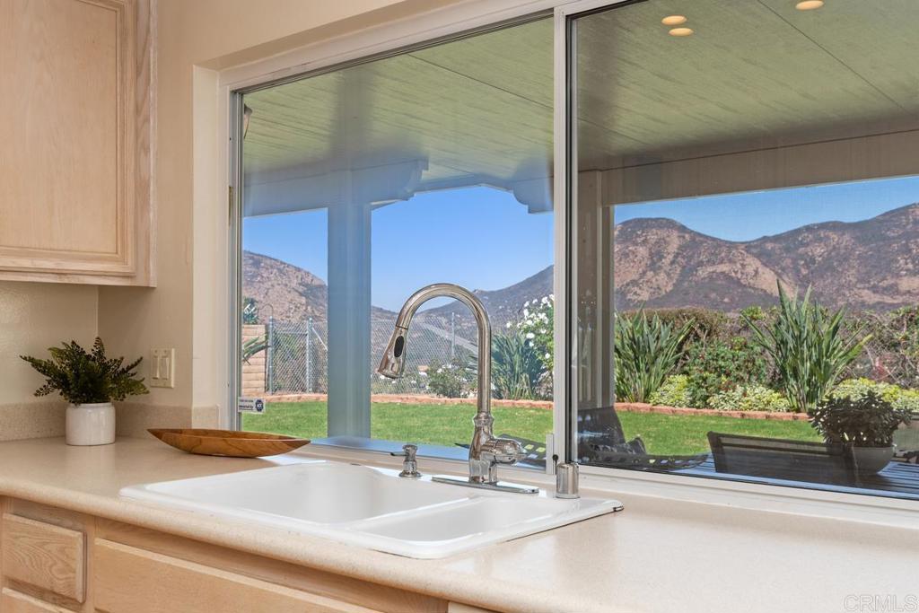 8097 Hemingway Avenue