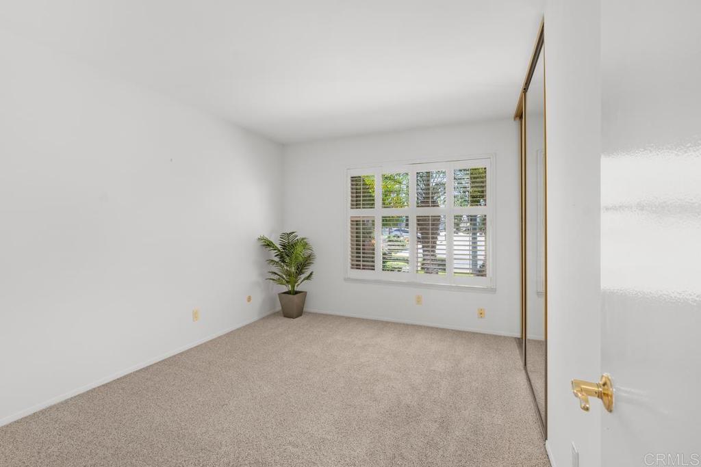 8097 Hemingway Avenue