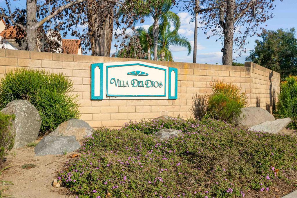 1852 Villa del Dios Glen