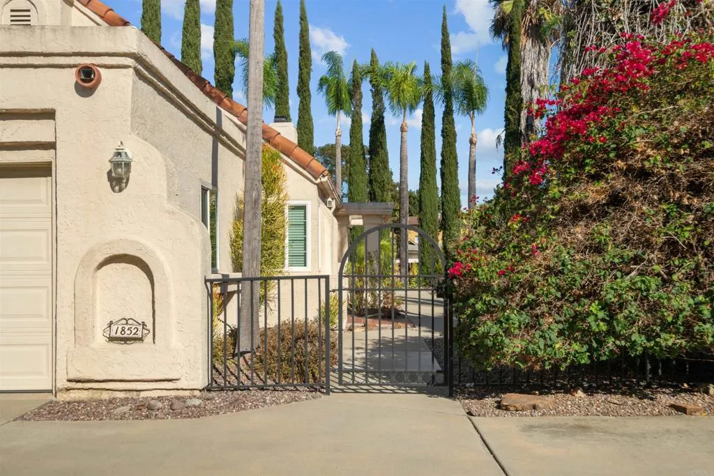 1852 Villa Del Dios Glen