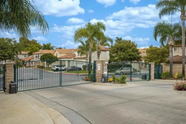 4044 Ivey Vista Way