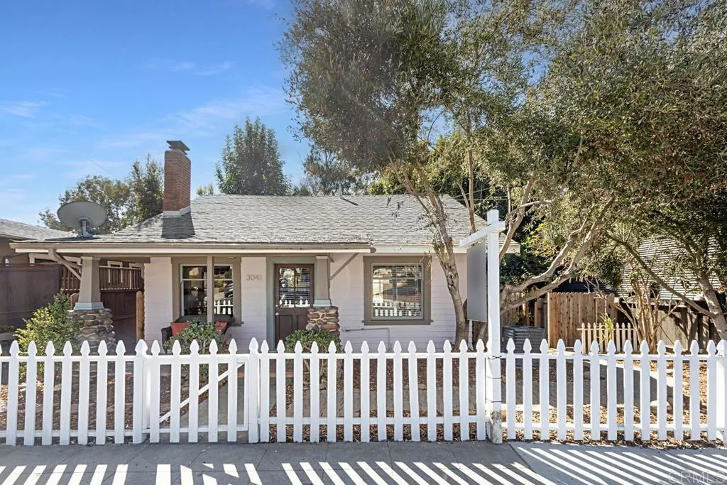 3041 Redwood Street