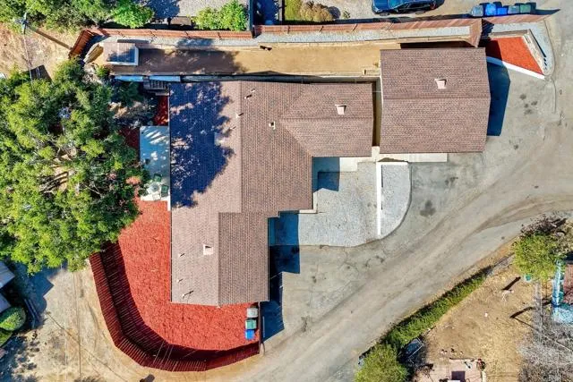 310 Hillside Ct