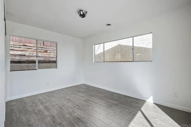 310 Hillside Ct