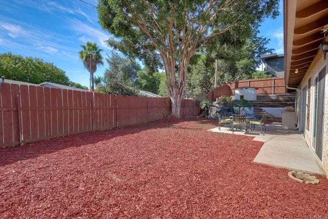 310 Hillside Ct