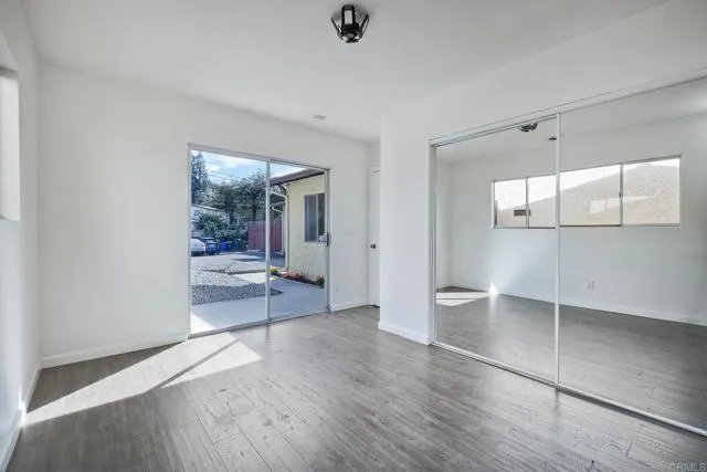 310 Hillside Ct