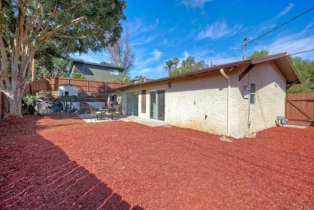 310 Hillside Ct