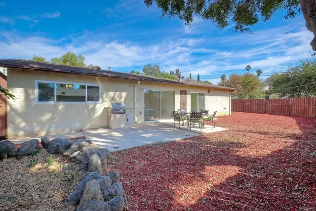 310 Hillside Ct