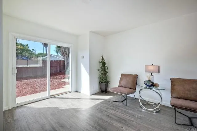 310 Hillside Ct
