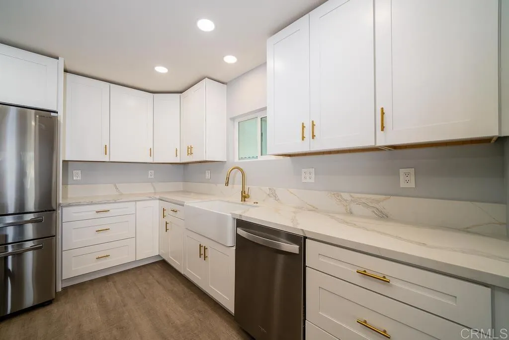 4660 N River # 133
