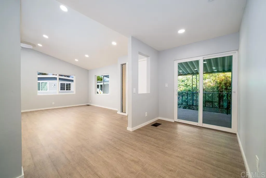 4660 N River # 133