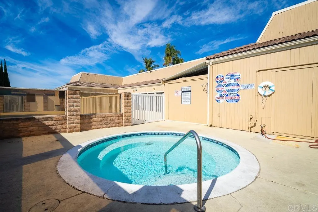 4660 N River # 133