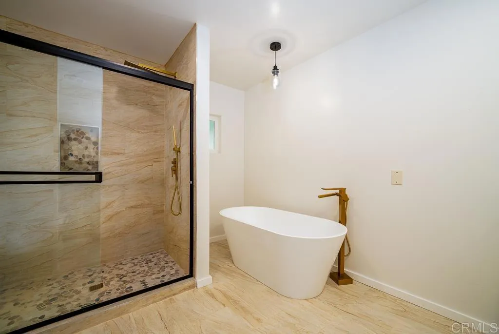 4660 N River # 133