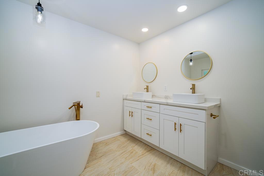 4660 N River Road 133