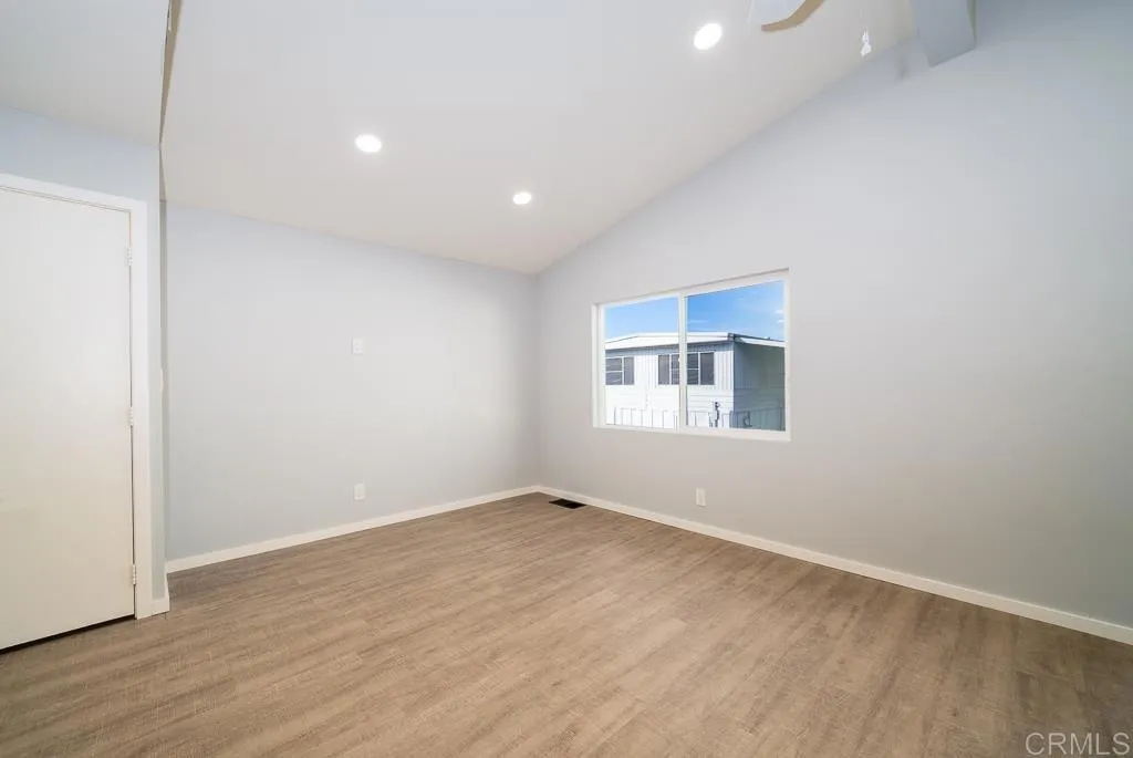 4660 N River # 133