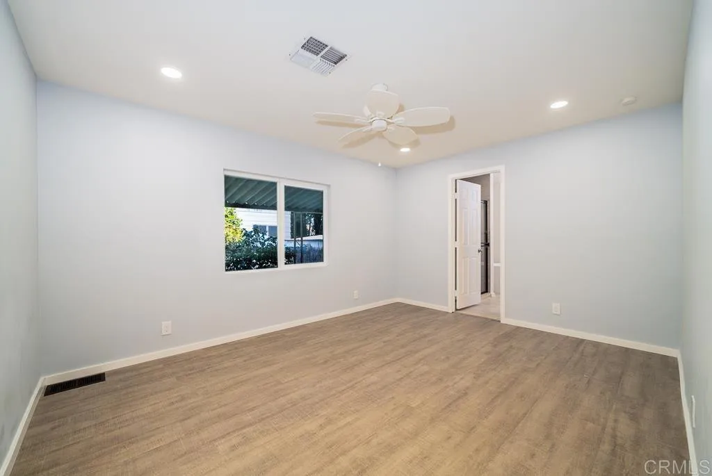 4660 N River # 133