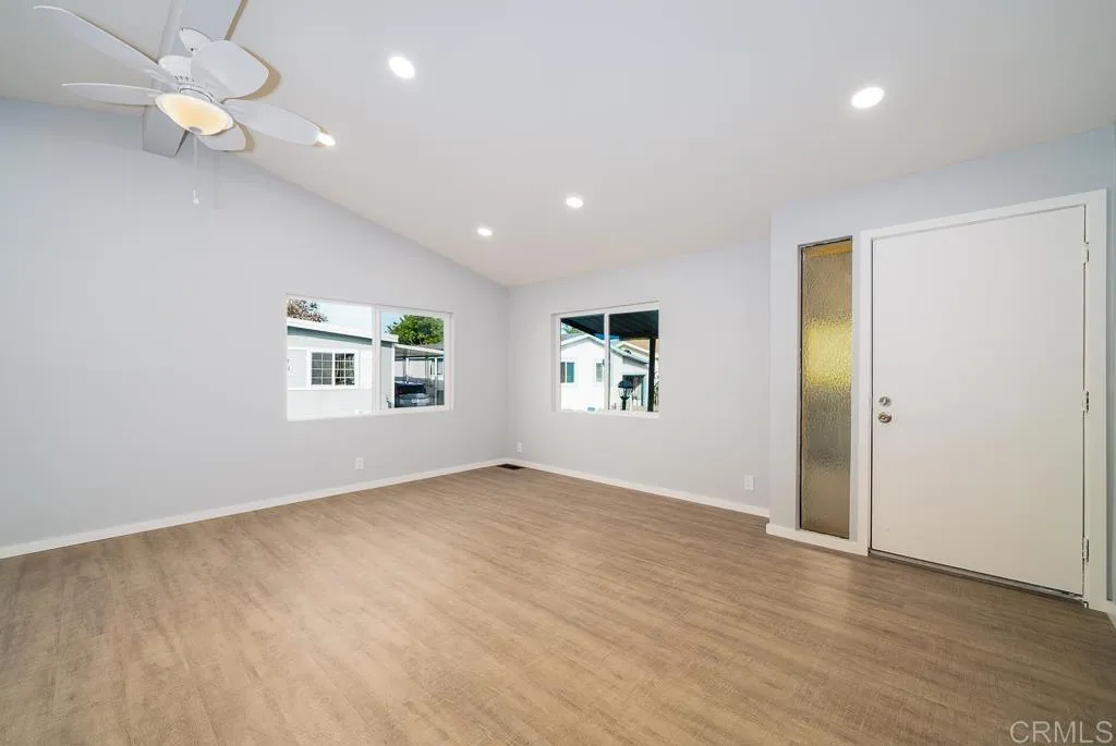 4660 N River # 133