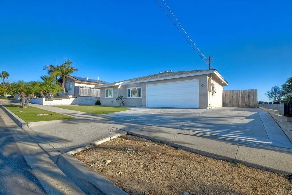2225 Crestline