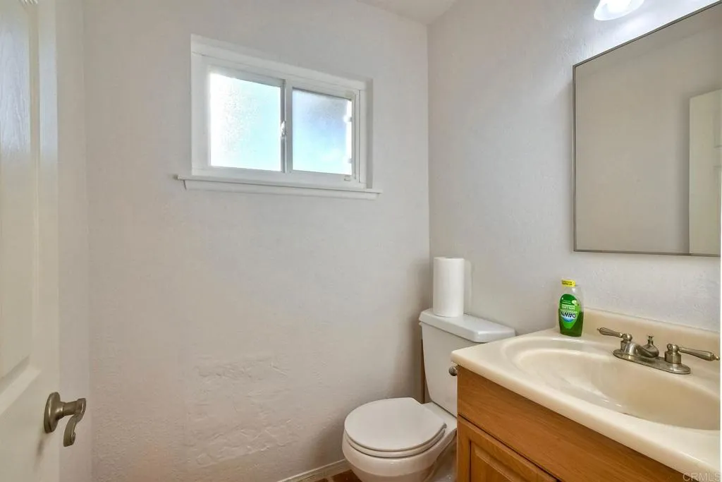 2225 Crestline