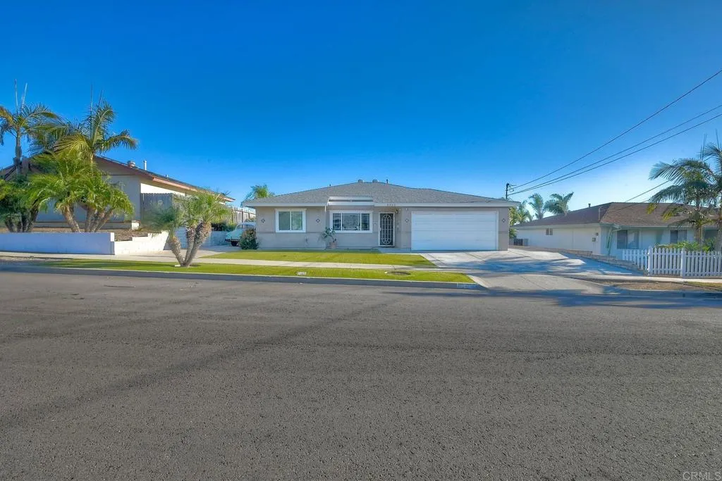 2225 Crestline