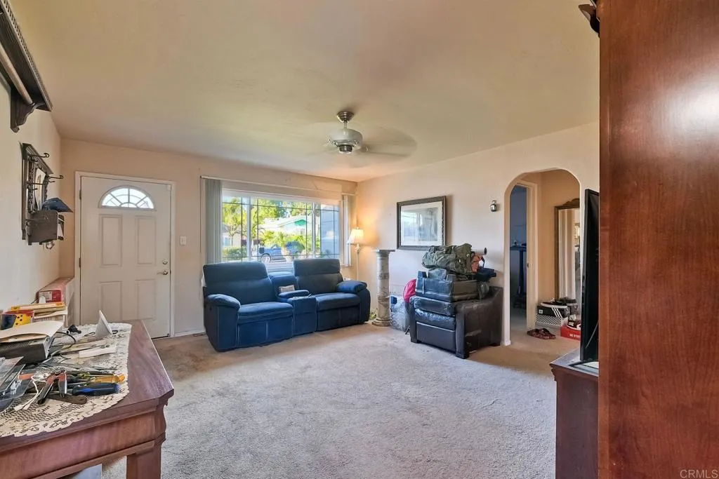 2225 Crestline
