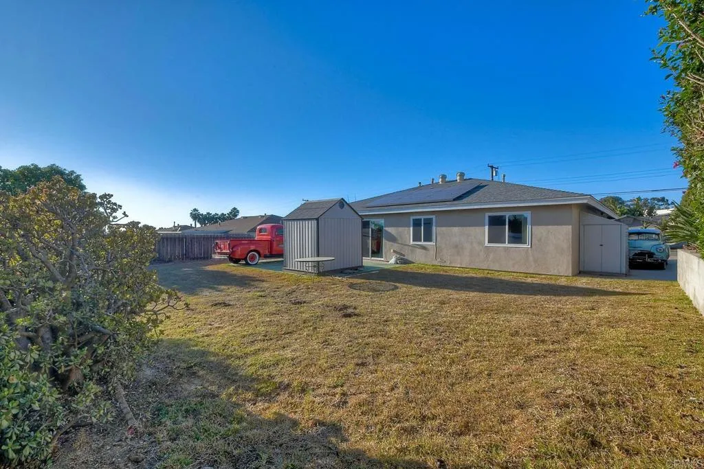 2225 Crestline