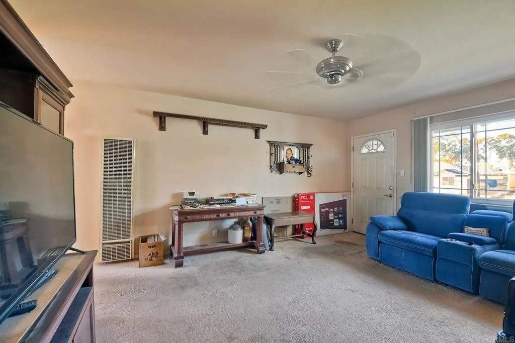 2225 Crestline