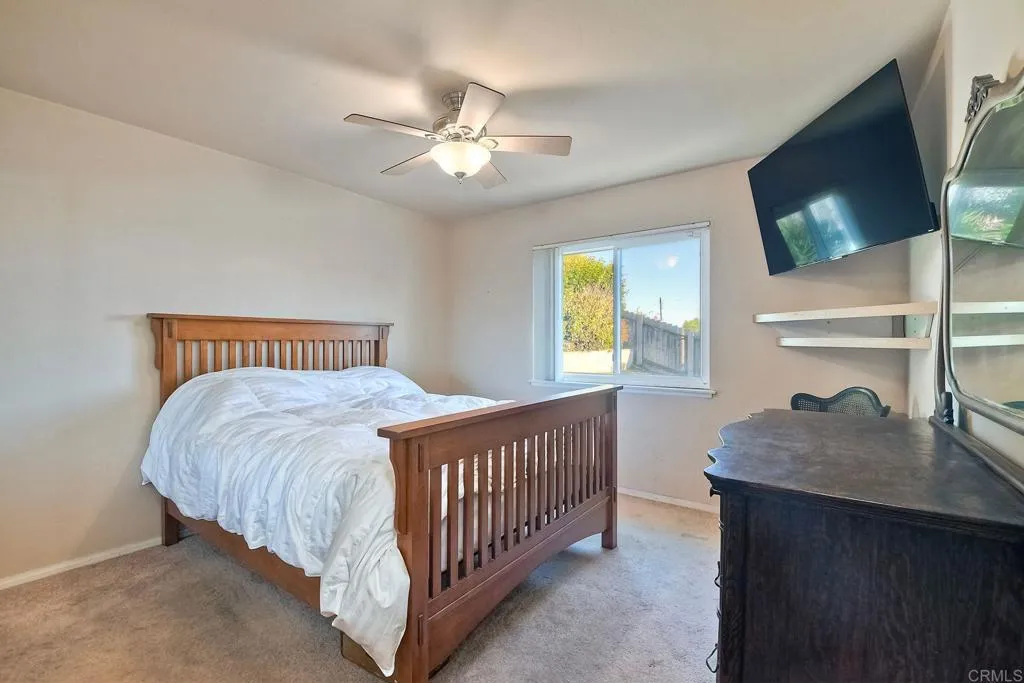 2225 Crestline