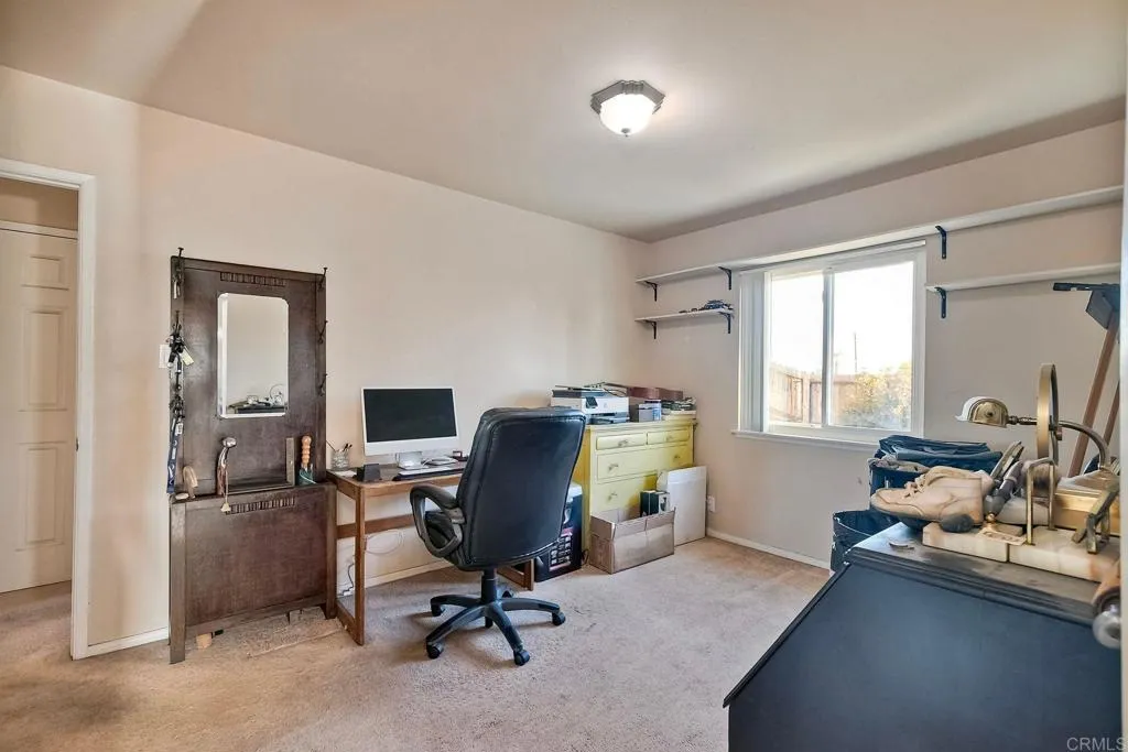 2225 Crestline