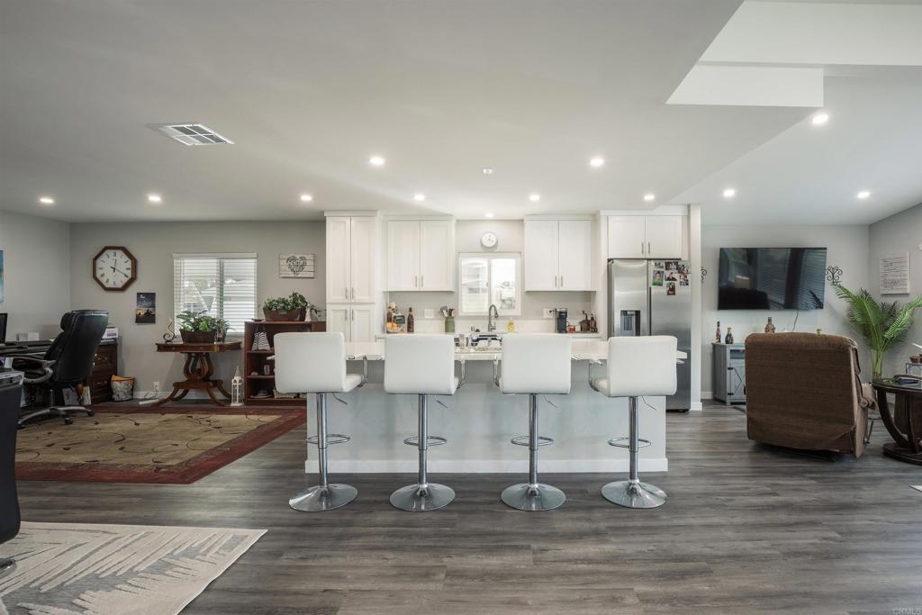 276 N EL CAMINO REAL 232