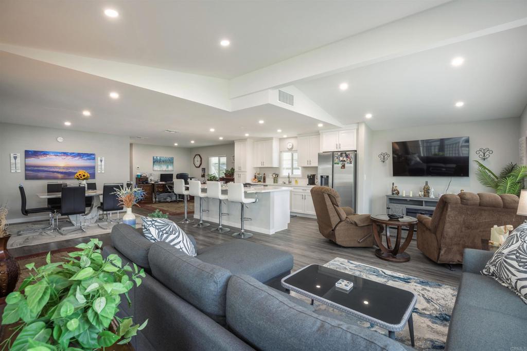 276 N EL CAMINO REAL 232