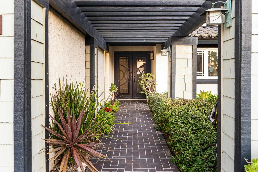 1045 Passiflora Avenue